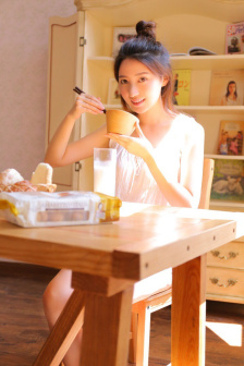光屁股的女生内裤